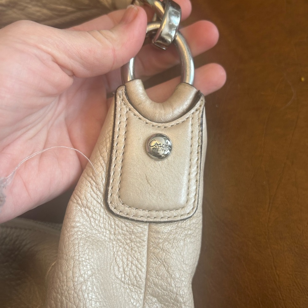 COACH Authentic KRISTEN LARGE HOBO Champagne/ Beige Leather 19303 - Picture 7 of 15